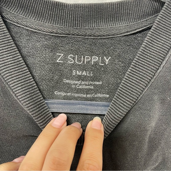 Z Supply Graphic Sweatshirt Size Small - Picture 4 of 4